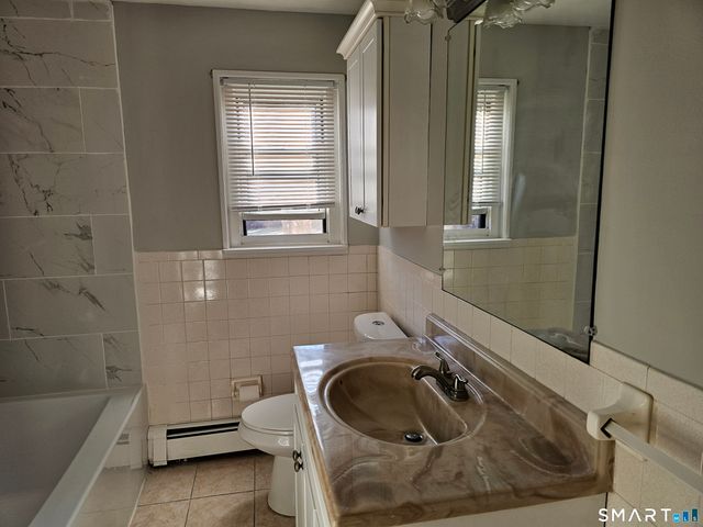 494 Oak Avenue APT 33, Cheshire, CT 06410