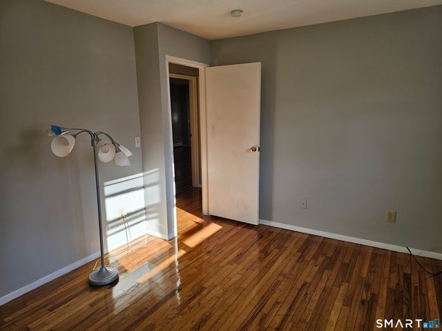 494 Oak Avenue APT 33, Cheshire, CT 06410