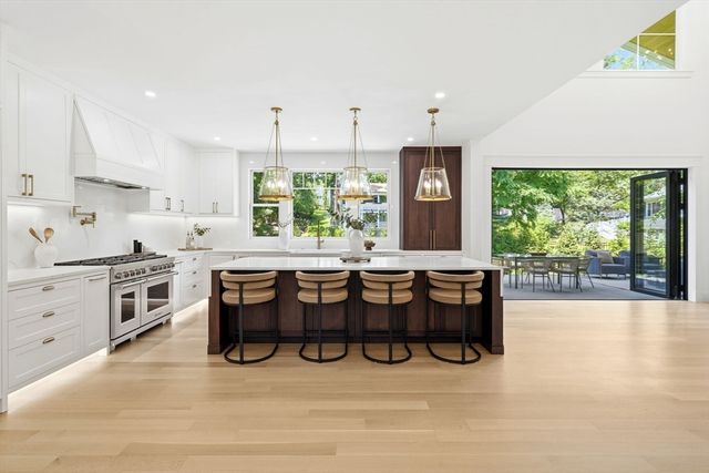 29 Ginn Rd, Winchester, MA 01890