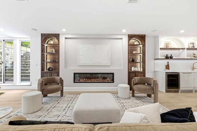 29 Ginn Rd, Winchester, MA 01890