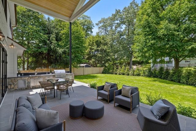 29 Ginn Rd, Winchester, MA 01890