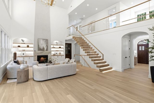 29 Ginn Rd, Winchester, MA 01890