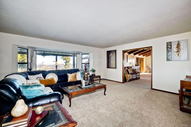 576 Camino De La Cima, San Marcos, CA 92078