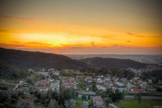 576 Camino De La Cima, San Marcos, CA 92078