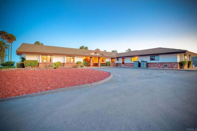 576 Camino De La Cima, San Marcos, CA 92078