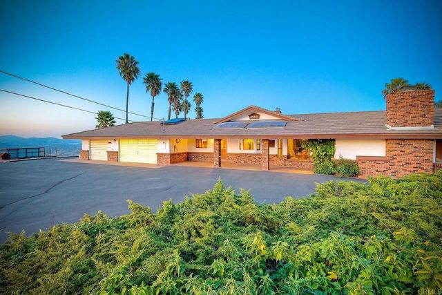576 Camino De La Cima, San Marcos, CA 92078