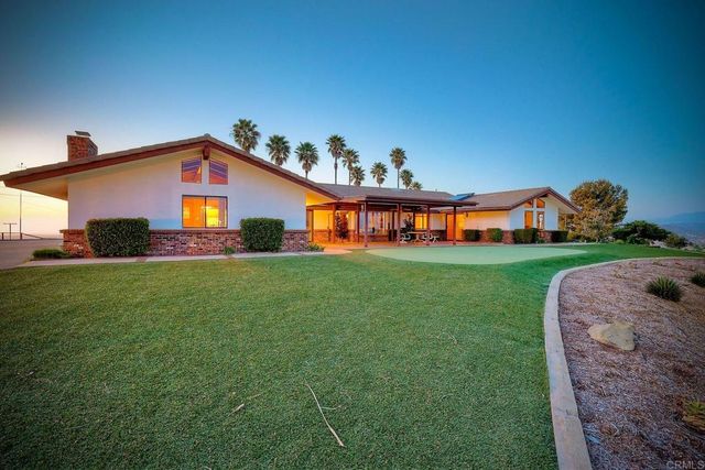 576 Camino De La Cima, San Marcos, CA 92078