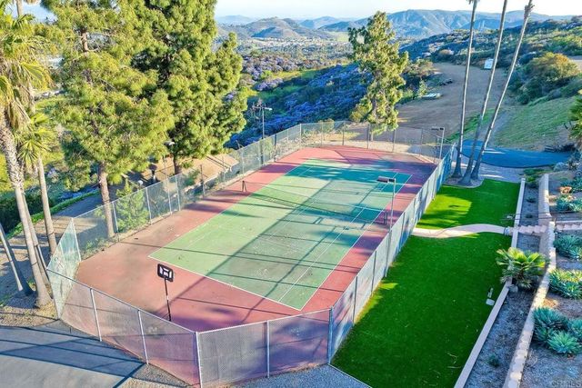 576 Camino De La Cima, San Marcos, CA 92078