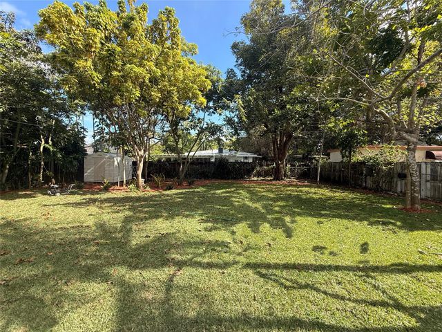 6411 SW 63rd Ct, South Miami, FL 33143