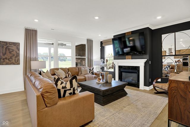 2381 Red Squirrel Way, Zionsville, IN 46077