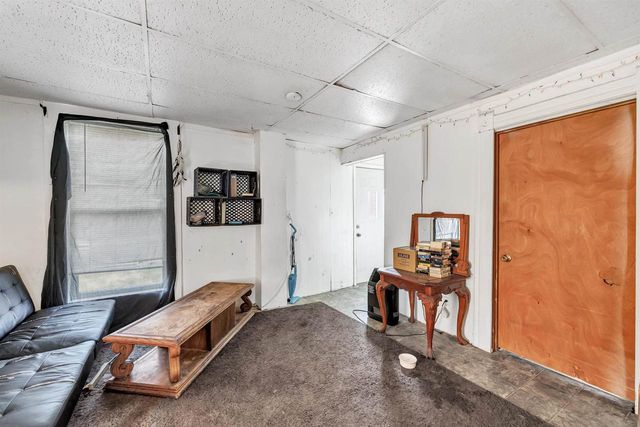 827 N BROADWAY, Green Bay, WI 54303