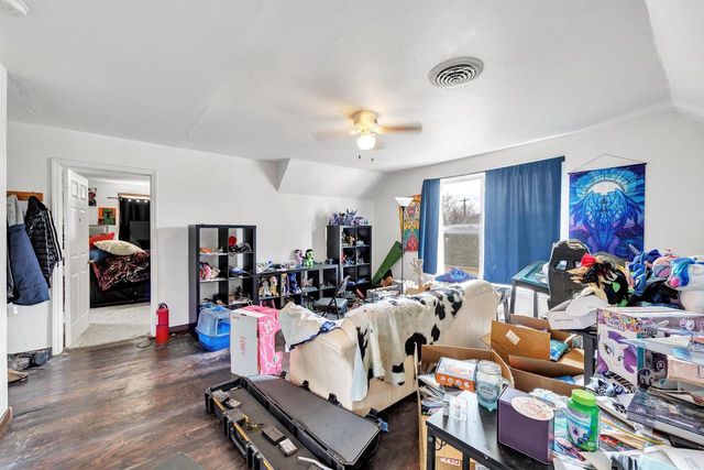 827 N BROADWAY, Green Bay, WI 54303
