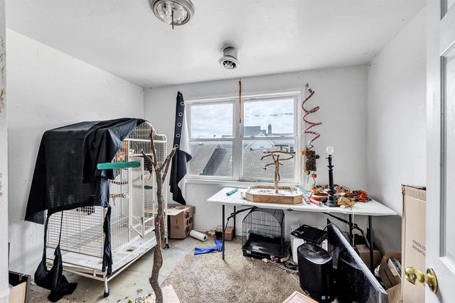 827 N BROADWAY, Green Bay, WI 54303
