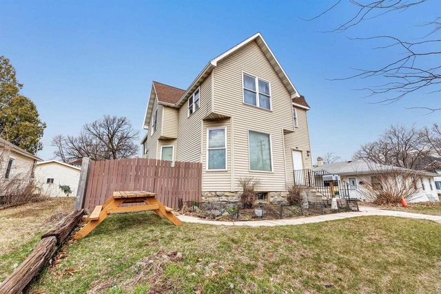 827 N BROADWAY, Green Bay, WI 54303