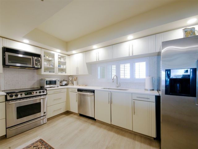 2480 Presidential Way 1703, West Palm Beach, FL 33401