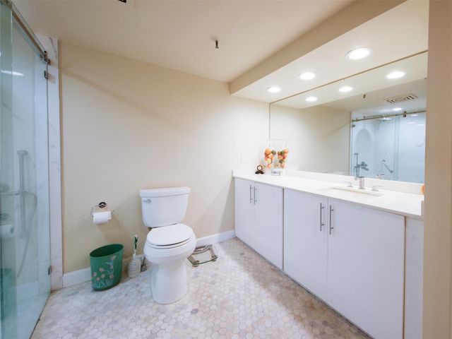 2480 Presidential Way 1703, West Palm Beach, FL 33401