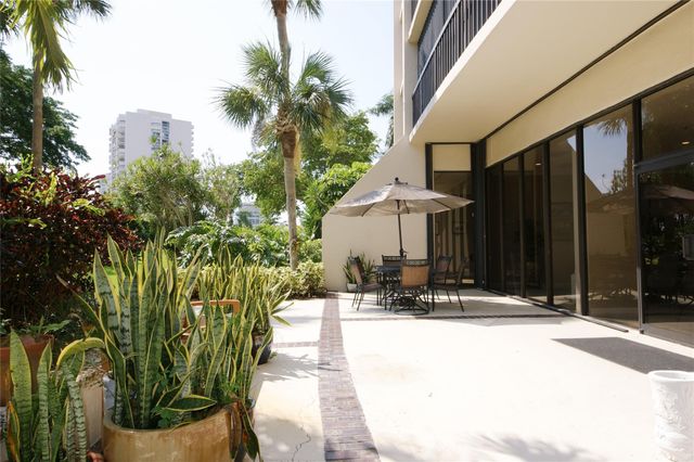 2480 Presidential Way 1703, West Palm Beach, FL 33401