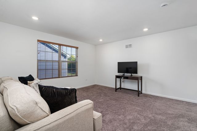 16509 S Sun Meadow Drive, Lockport, IL 60441