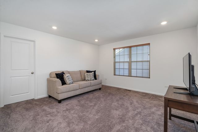 16509 S Sun Meadow Drive, Lockport, IL 60441