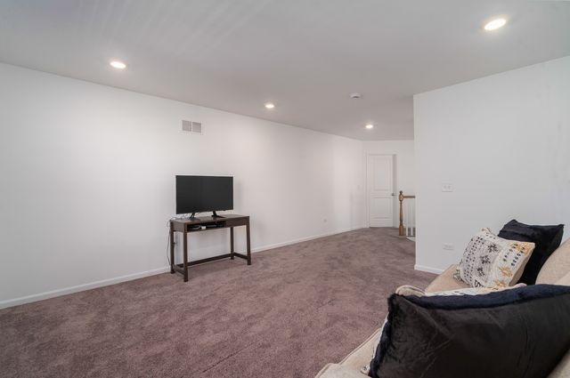 16509 S Sun Meadow Drive, Lockport, IL 60441