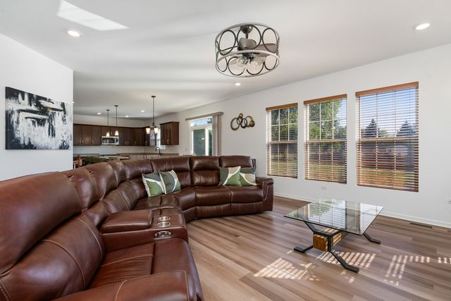 16509 S Sun Meadow Drive, Lockport, IL 60441