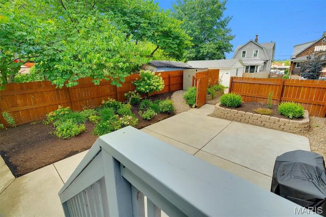 3253 Walter Avenue, Maplewood, MO 63143