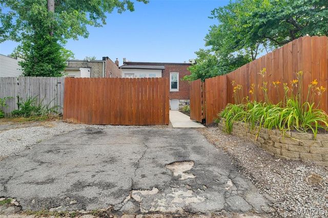 3253 Walter Avenue, Maplewood, MO 63143