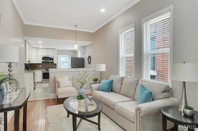 3253 Walter Avenue, Maplewood, MO 63143