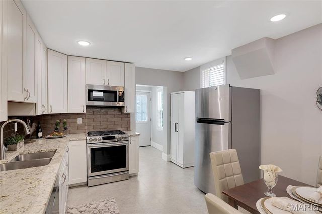 3253 Walter Avenue, Maplewood, MO 63143