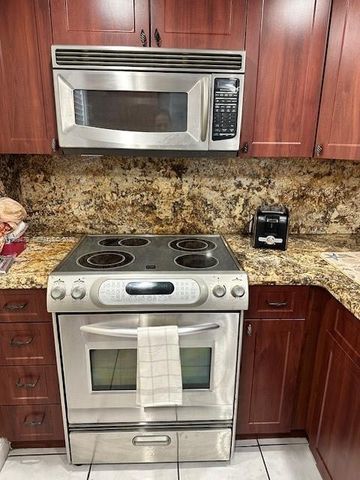 3601 NE 170th St 406, North Miami Beach, FL 33160