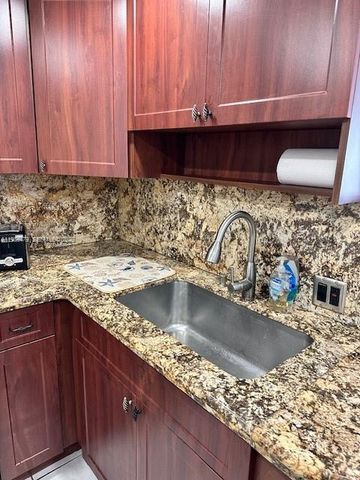 3601 NE 170th St 406, North Miami Beach, FL 33160