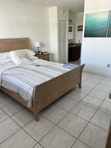 3601 NE 170th St 406, North Miami Beach, FL 33160