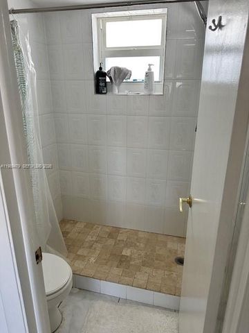 3601 NE 170th St 406, North Miami Beach, FL 33160