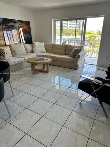 3601 NE 170th St 406, North Miami Beach, FL 33160