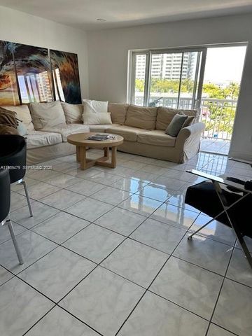 3601 NE 170th St 406, North Miami Beach, FL 33160