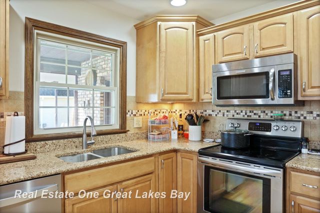 3614 Desert Drive, Saginaw Twp, MI 48603