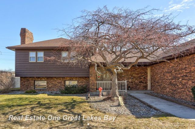 3614 Desert Drive, Saginaw Twp, MI 48603