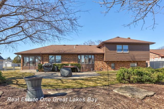 3614 Desert Drive, Saginaw Twp, MI 48603