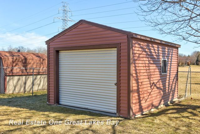 3614 Desert Drive, Saginaw Twp, MI 48603