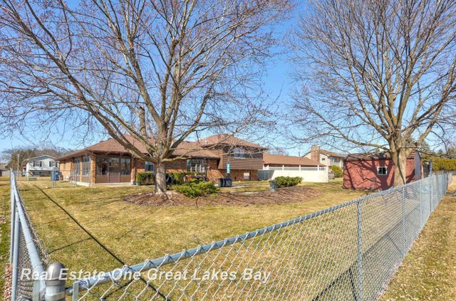 3614 Desert Drive, Saginaw Twp, MI 48603
