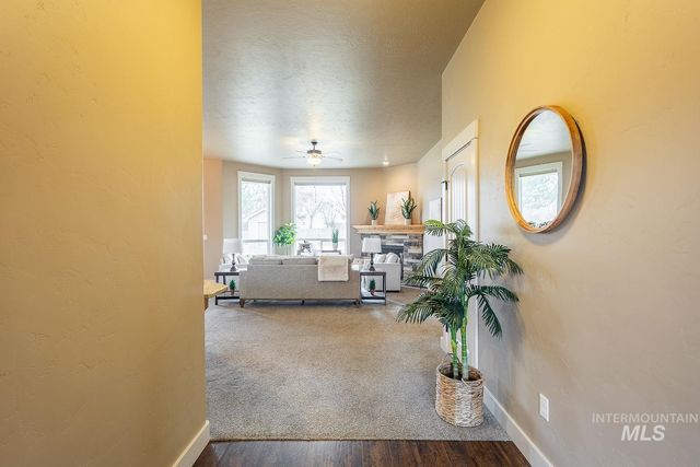 4330 S Lava Springs Lp, Nampa, ID 83686