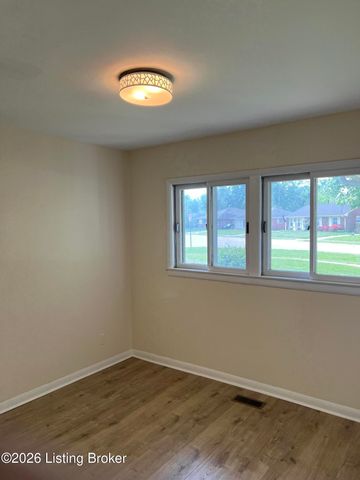 3014 Boaires Ln, Louisville, KY 40220