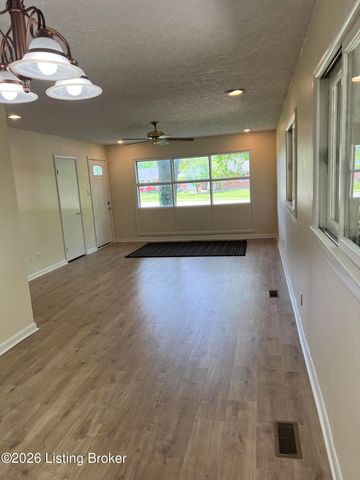 3014 Boaires Ln, Louisville, KY 40220