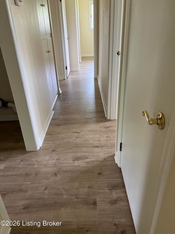 3014 Boaires Ln, Louisville, KY 40220