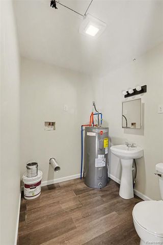 3401 N Center Road, Flint, MI 48506