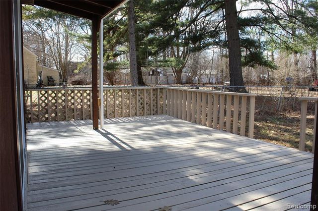 3401 N Center Road, Flint, MI 48506