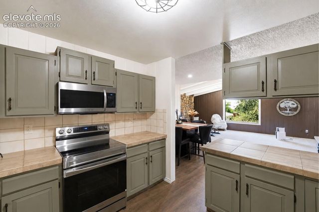 2411 Shalimar Drive, Colorado Springs, CO 80915