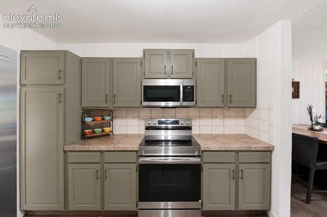 2411 Shalimar Drive, Colorado Springs, CO 80915