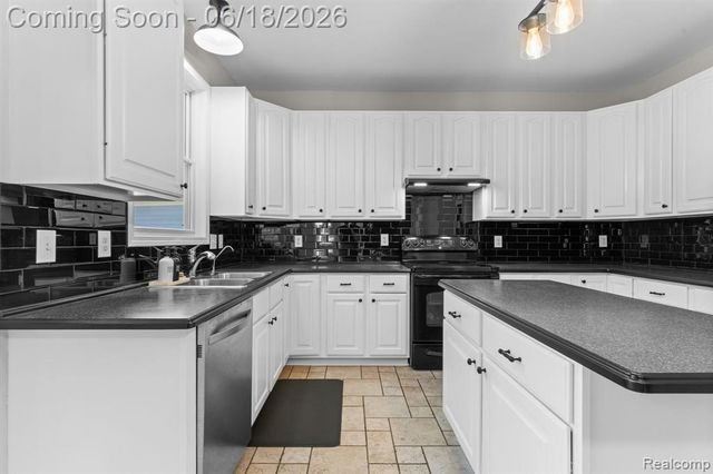 43126 Alcott Circle, Novi, MI 48377