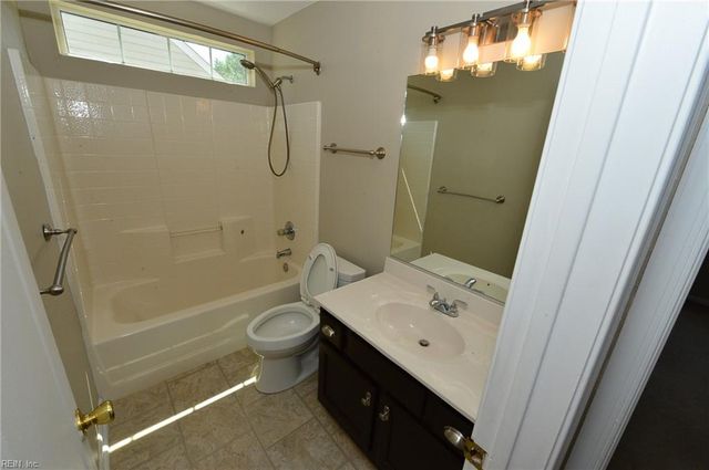 517 Whisper WALK, Chesapeake, VA 23322